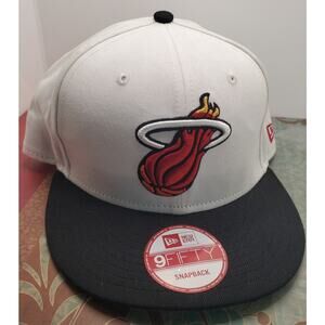 New Era 9Fifty HWC Miami Heat Snapback Baseball Hat Hardwood Classics White